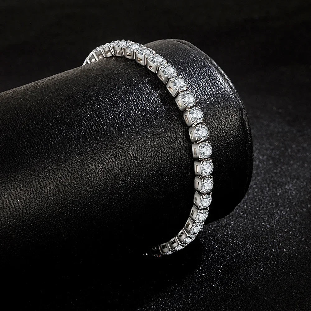 “Luce in Gioco – Bracciale Tennis d’Argento”