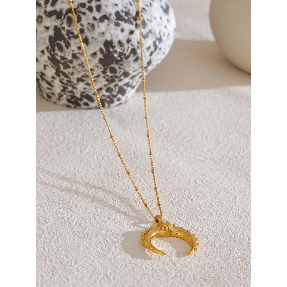 Collana Luna Dorata – Acciaio Inossidabile Placcato Oro 18K | Ciondolo a Mezzaluna Chic