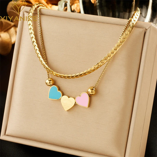 Collana a doppia catena con ciondolo 3 cuori pastello