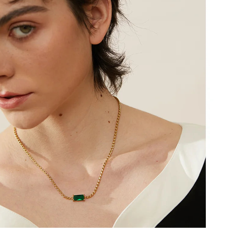 Collana Gemma di Luce – Eleganza Geometrica