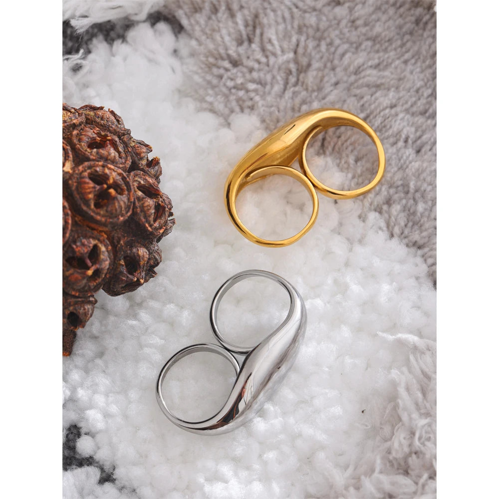 Anello Doppio Geometrico – Design Moderno e Audace