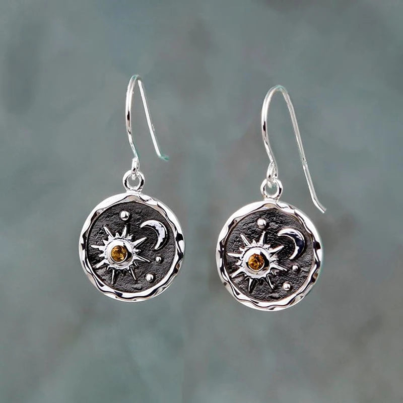 Orecchini pendenti retrò Sole & Luna – Gioielli moda femminili dal fascino simbolico