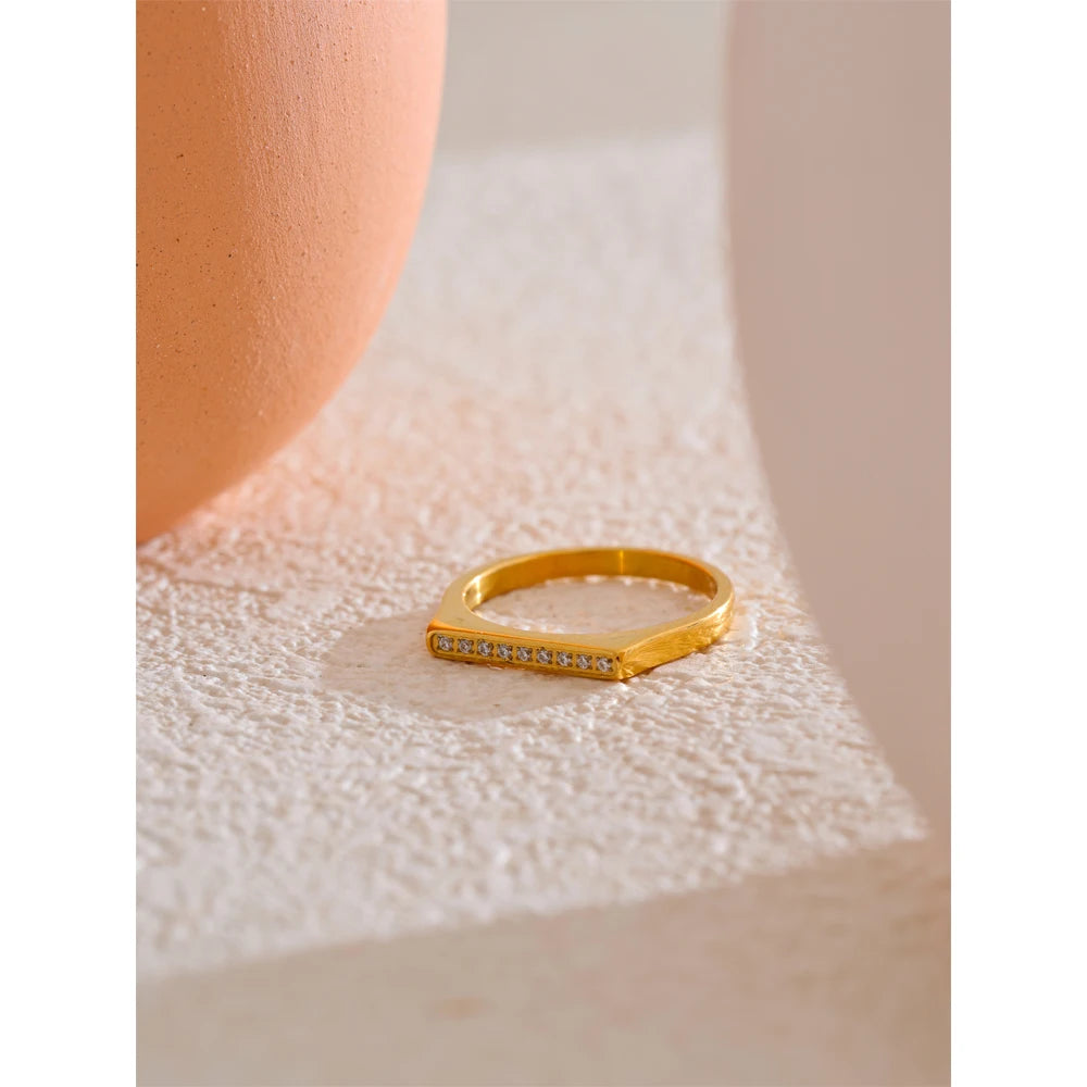 Anello Raggio Dorato – Eleganza senza fine