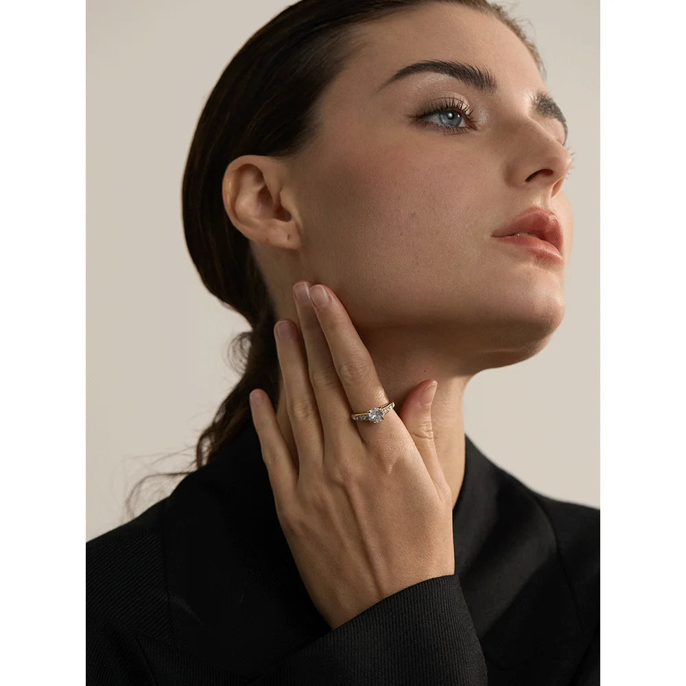 Anello “Crystal Promise” – Eleganza Luminosissima