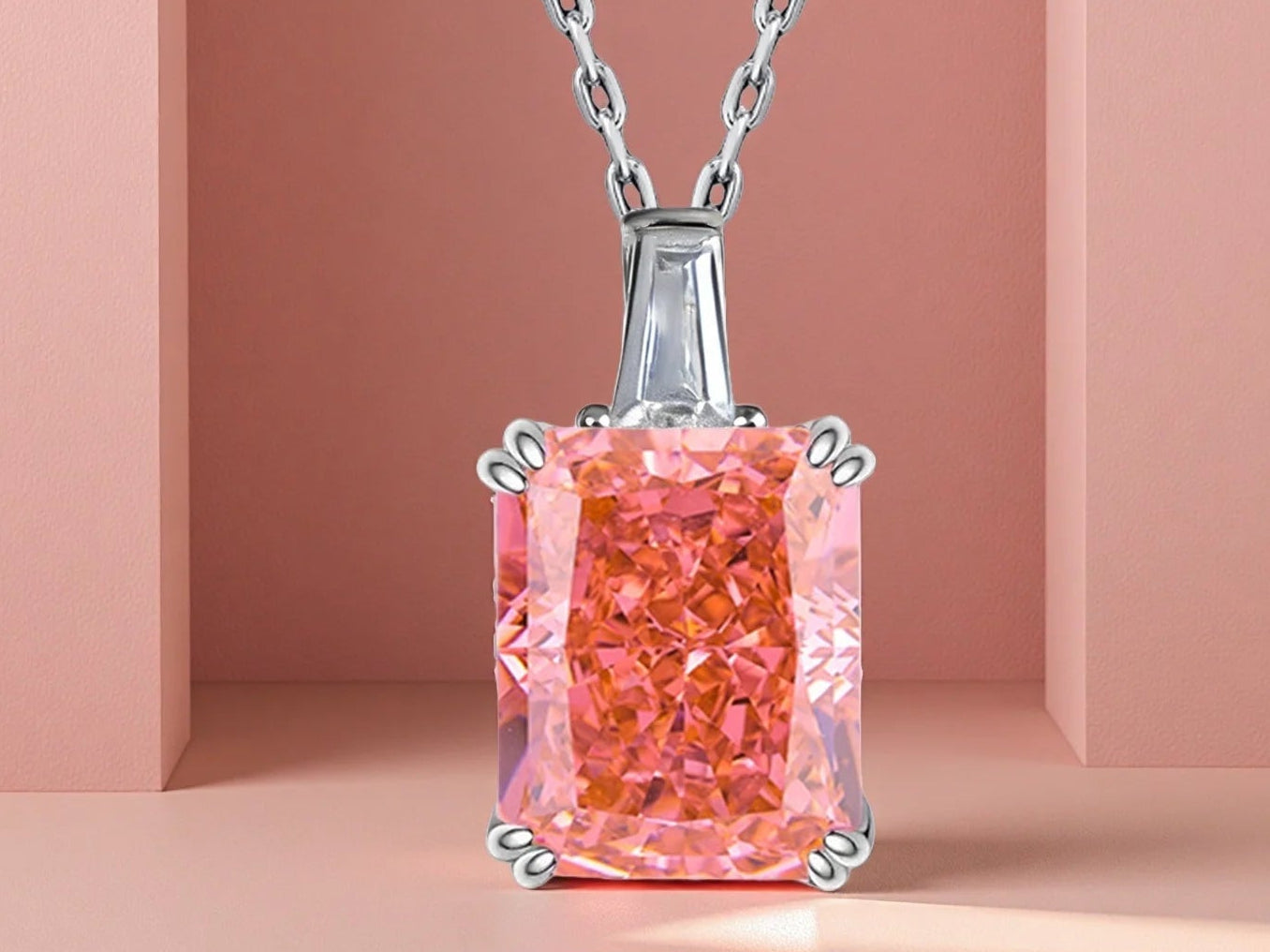 Collana “Blue Radiance” – Taglio Ghiaccio