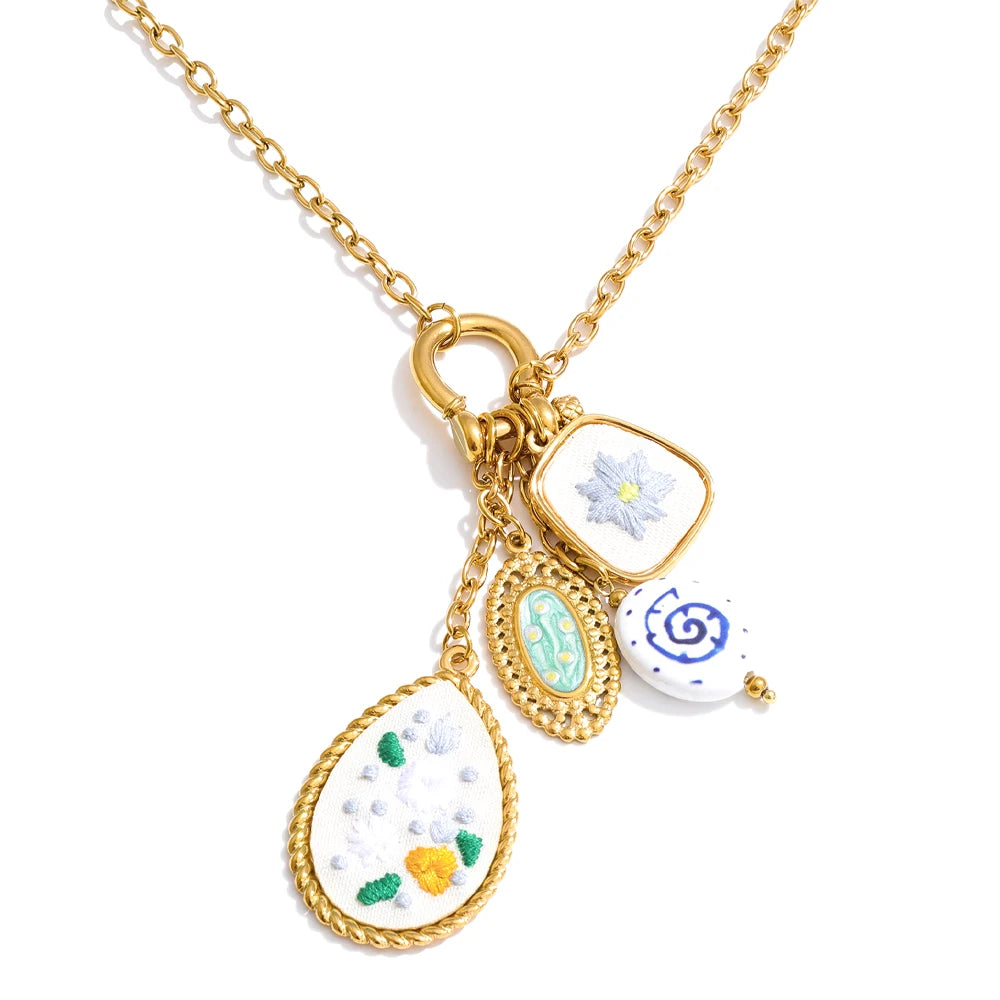 Collana Lunga con Ciondoli Smaltati Multicolor