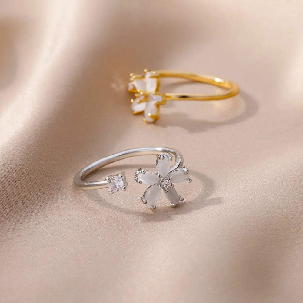 Anello Fiori d’Opale – Luci e Petali