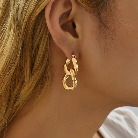 Orecchini a cerchio con catena cubana – Stile minimalista e versatile