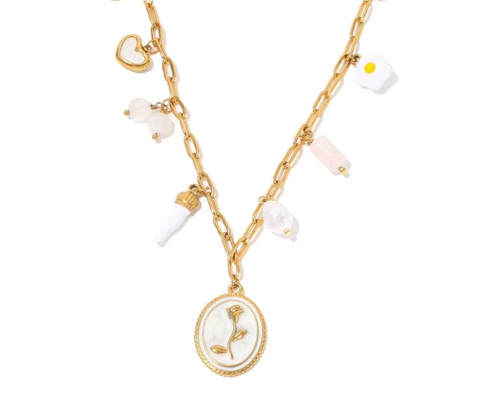 Collana Charm Rosa –Gioiello raffinato con dettagli in oro