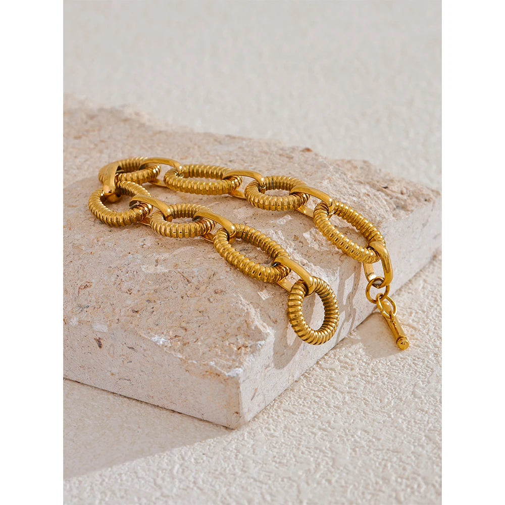 Bracciale Catena Ovale – Forza e Stile