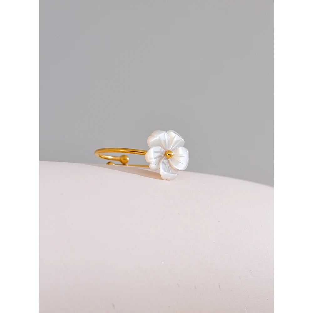 Anello Fiore di Conchiglia – Eleganza Naturale