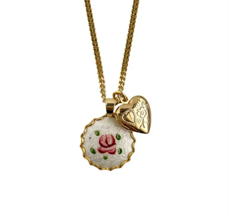 Collana con Ciondolo Fiore Dipinto – Stile Retrò Elegante