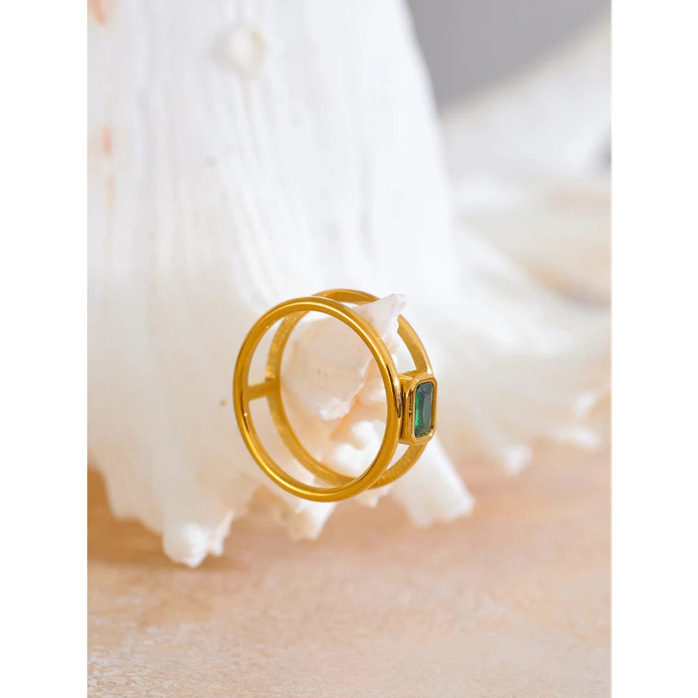 Anello Emerald Line – Raffinatezza Geometrica