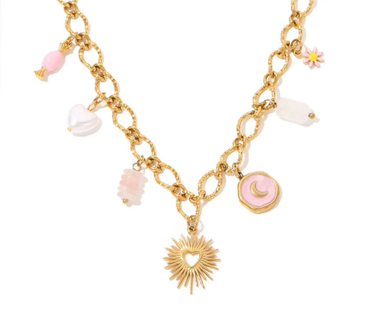 Collana Cuore di Sole – Pendente dorato con charms simbolici