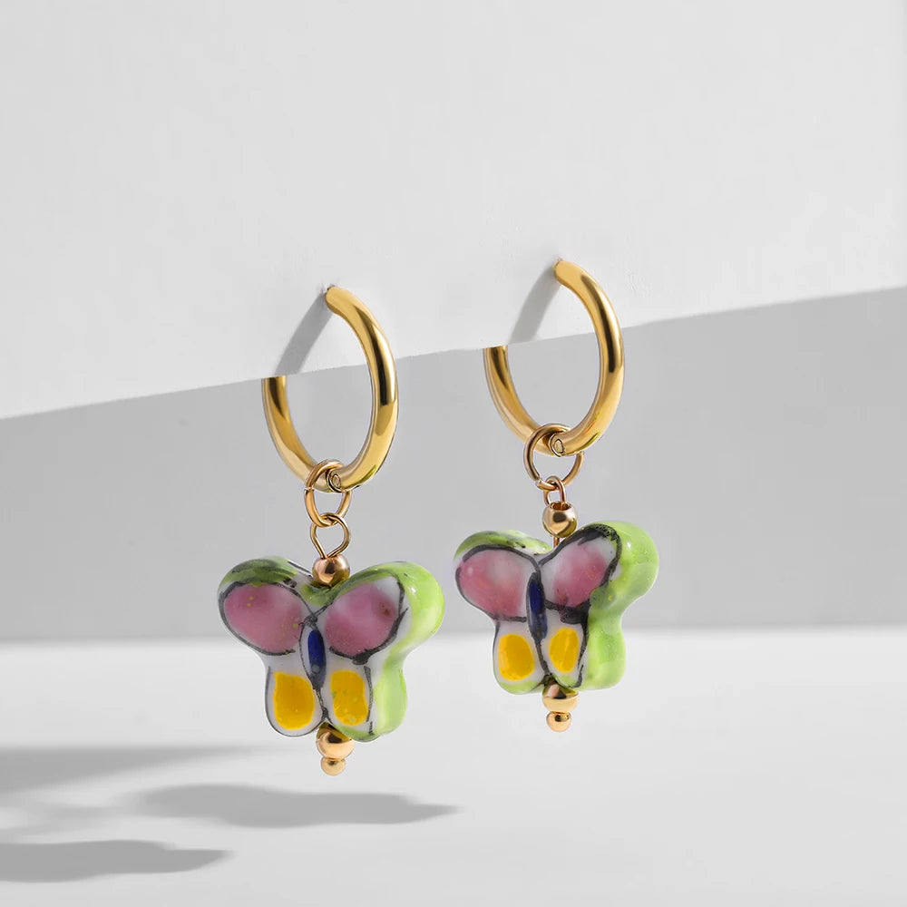 Collezione Orecchini “Cuore di Mare” – Asimmetrie floreali con perle e ceramica