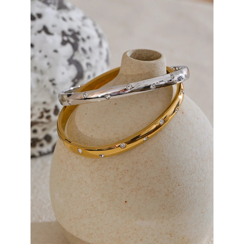 Bracciale Rigido in Acciaio con Zirconi – Oro o Platino